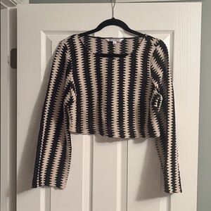 Walter Baker Large crop top. Off white and black- Crockett design. NWOT